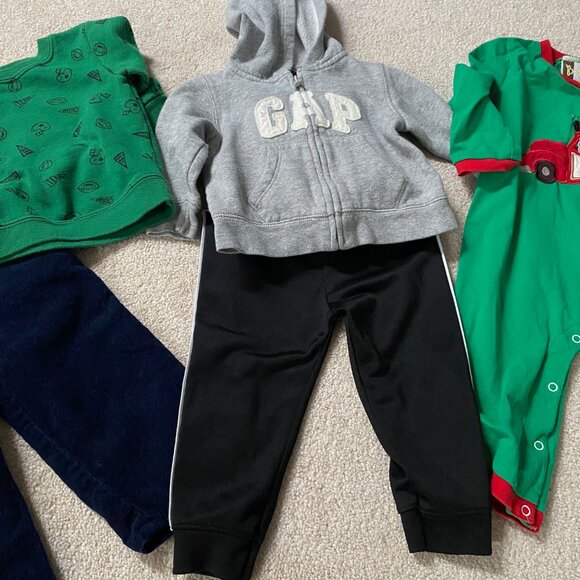 Boys  Bundle size 12 months  Christmas - Picture 3 of 7